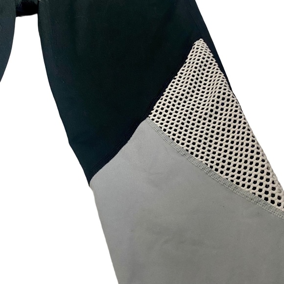 Under Armour Finale Workout Capri Leggings - Picture 4 of 4